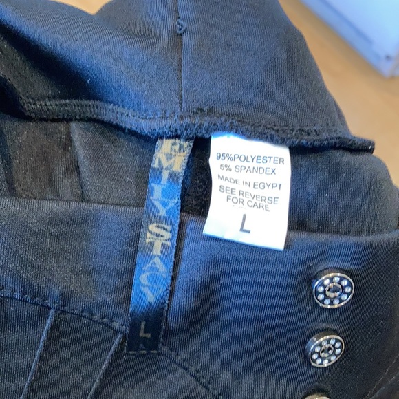 Jeweled Button Leggings - Picture 4 of 4